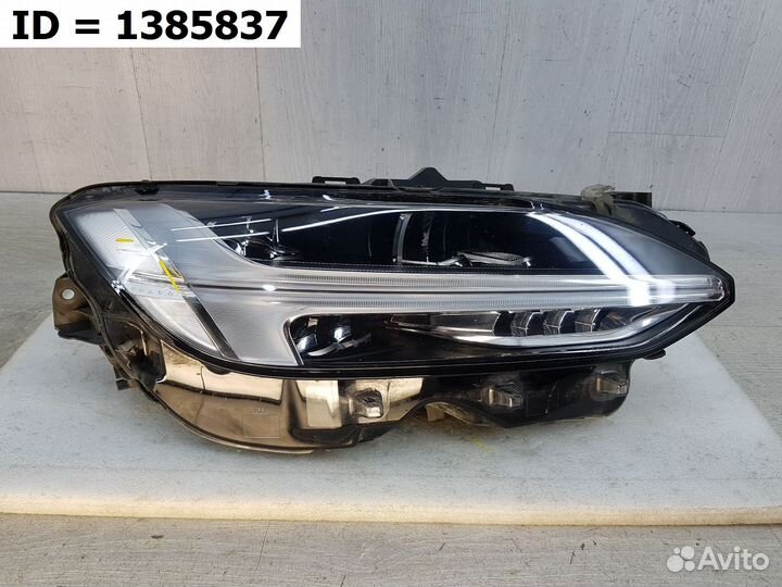 Фара правая Volvo S90