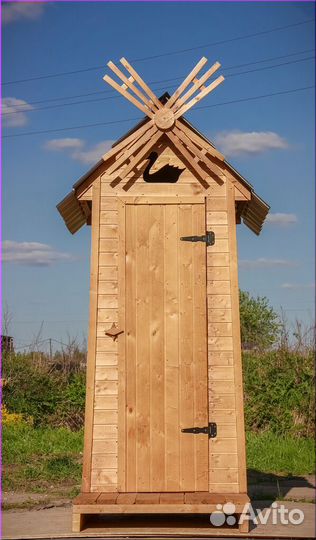 Дачный туалет деревянный