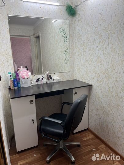 Столик для парикмахера