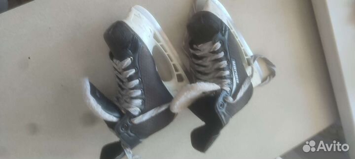 Хоккейные коньки bauer