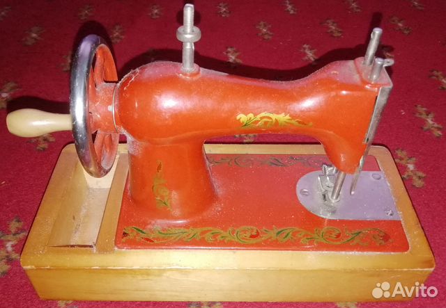 Уменьшенная копия Подольской швейной машинки