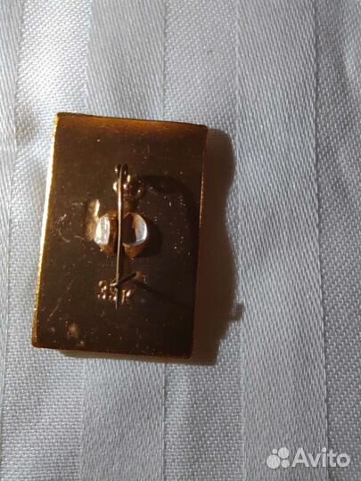 Женьшень Значок