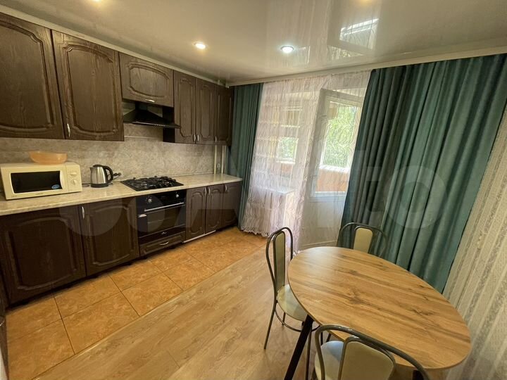 1-к. квартира, 42 м², 3/10 эт.