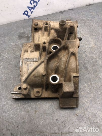 Корпус помпы Citroen C3