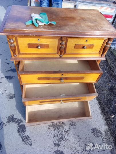 Старинный комод