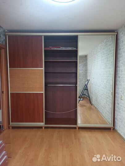 Шкаф купе с зеркалом