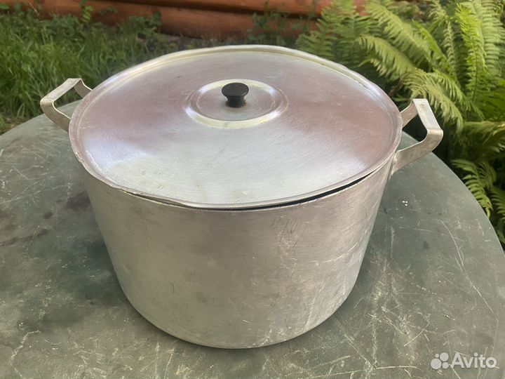 Кастрюля большая,алюминиевая для заготовок 15 л