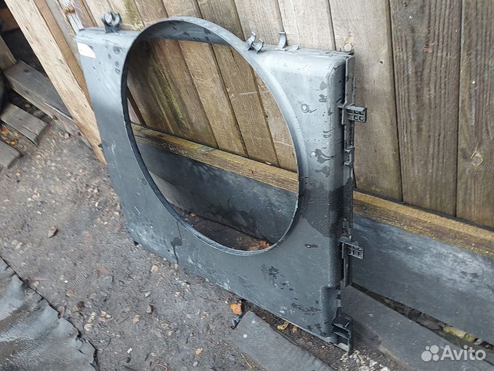 Диффузор вентилятора Мерседес Вито 639