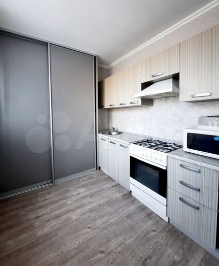 3-к. квартира, 70 м², 1/3 эт.