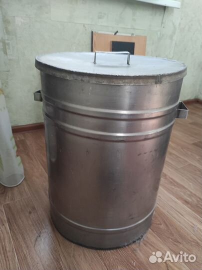 Бачок из нержавейки с крышкой