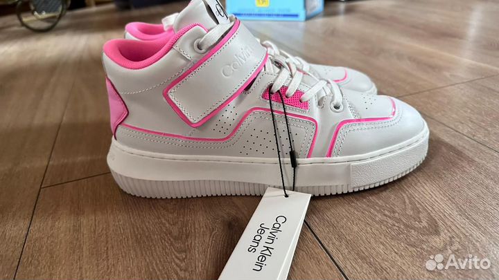 Красовки женские calvin klein