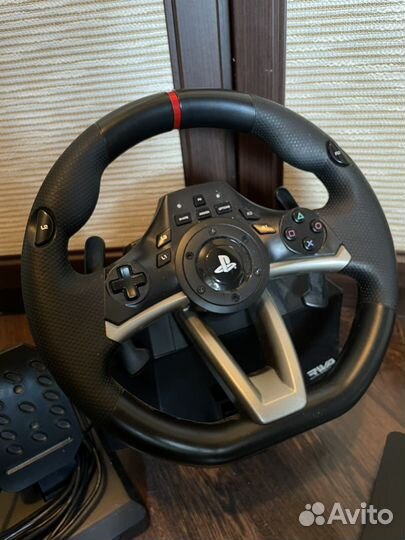 PS 4 Slim, Игровой руль hori