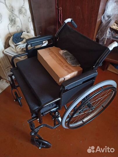 Кресло коляска для инвалидов