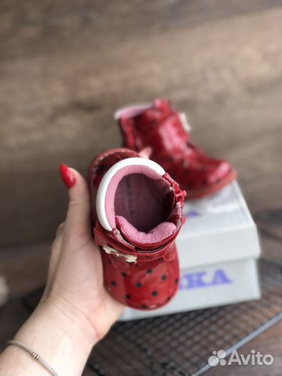 Ботинки для девочки 18