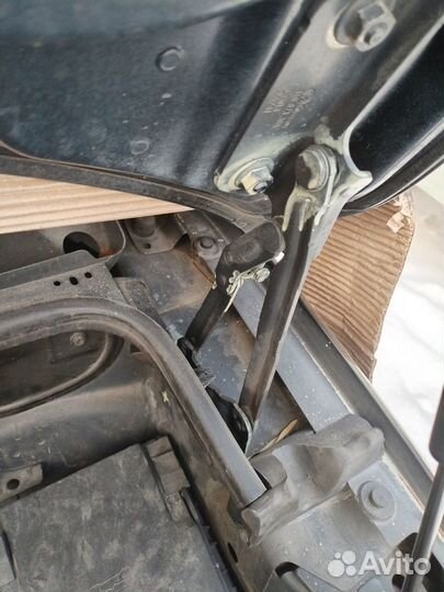 Петля капота левая правая Vw Touran 2 2010-2015