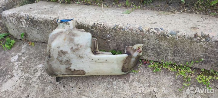 Бачок омывателя Ауди 80 Б3