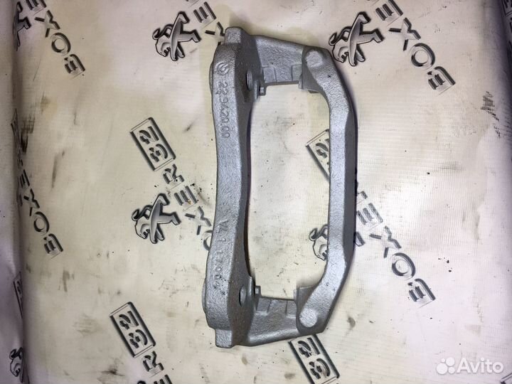 Скоба переднего суппорта Пежо боксёр 3