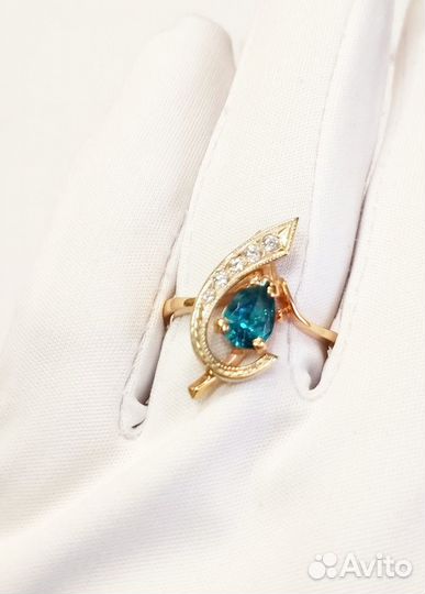 Золотое кольцо с камнем 17р