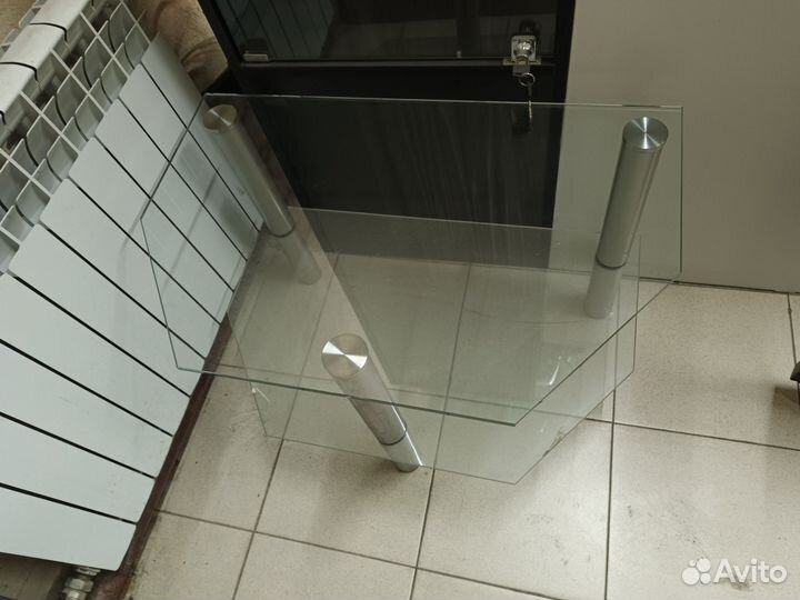 Столик журнальный стеклянный