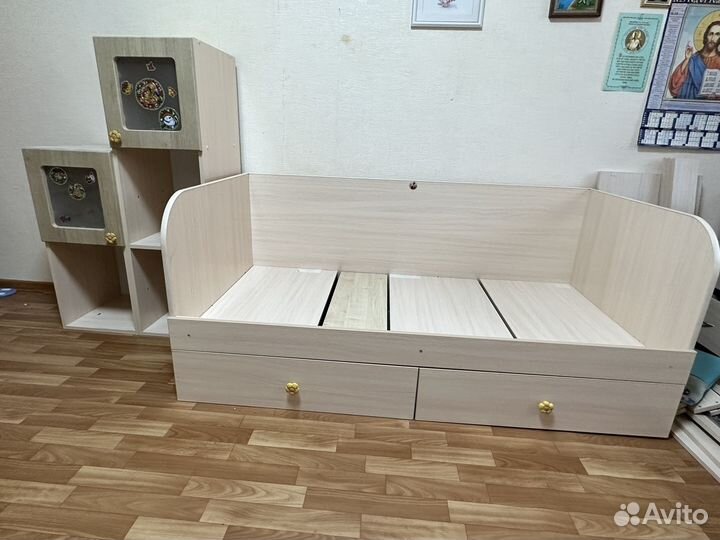 Продам детскую кровать и шкаф-горка