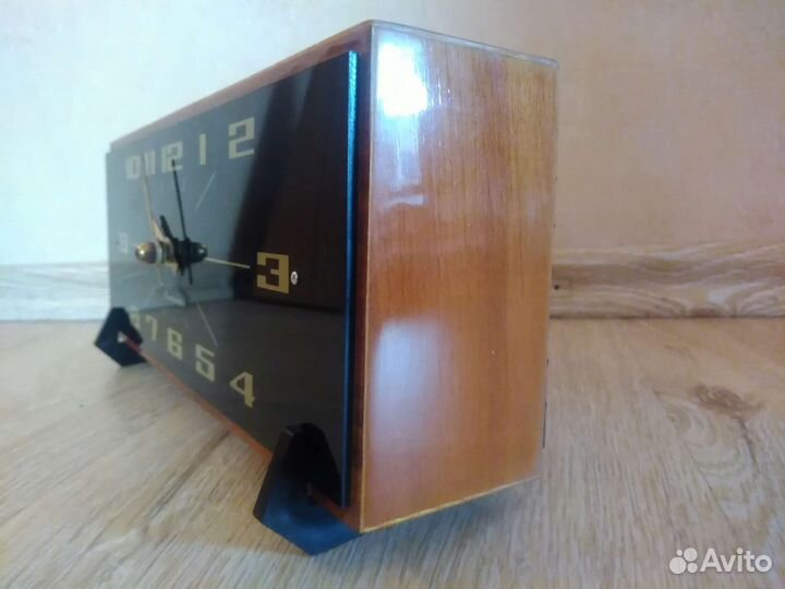 Часы Янтарь