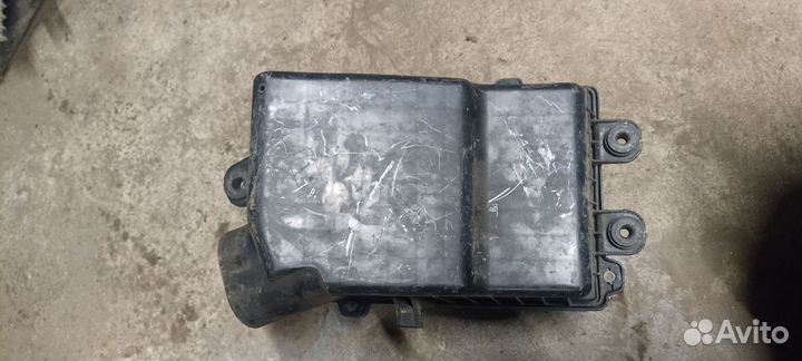 Корпус воздшного фильтра Kia Carnival 2002-2006