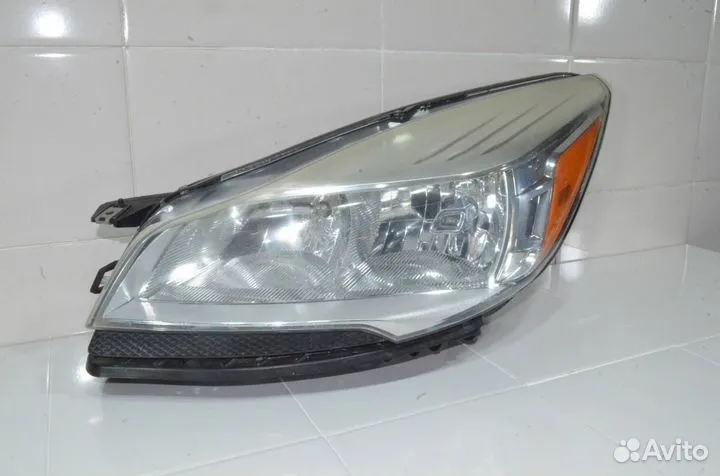 Фара левая Ford Escape 3 2012+