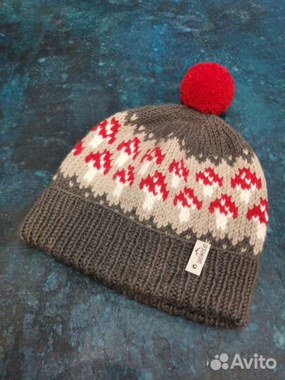 Тёплая зимняя шапка с грибочками