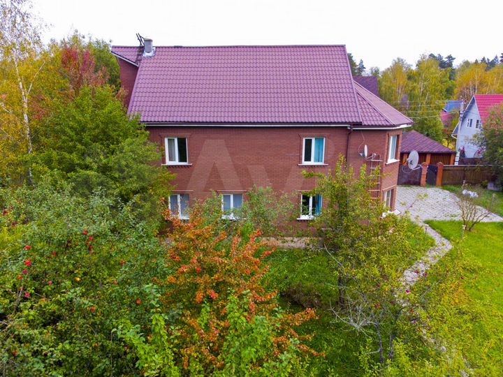 Дом 319 м² на участке 14 сот.