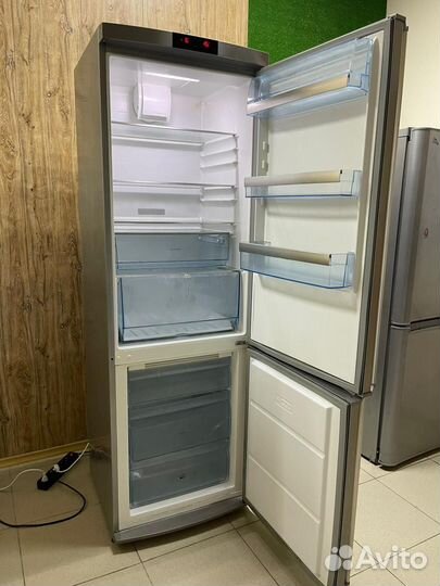 Холодильник аег