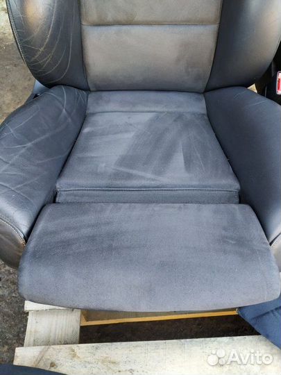 Сиденье переднее Audi A4 B7 2.0 BWE 2007