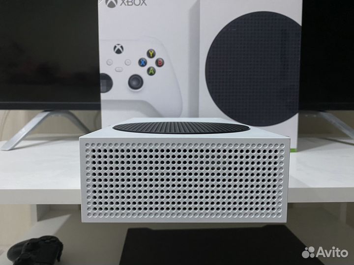 Xbox series s + 2 геймпада + Акумуляторы + hdmi