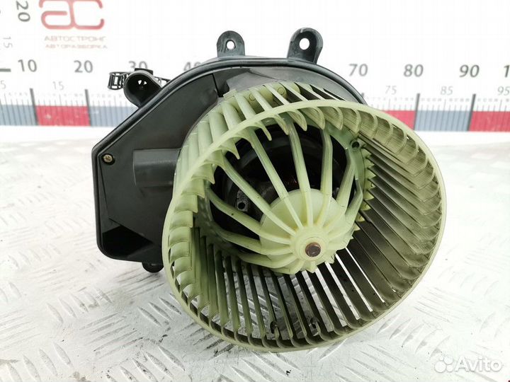 Моторчик печки Volkswagen Passat B3 1997