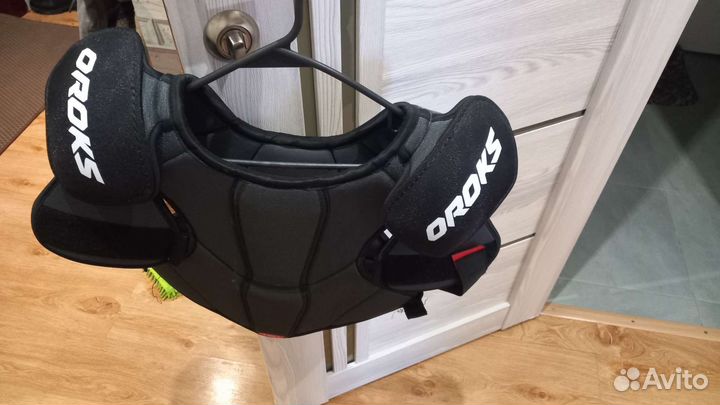 Нагрудник хоккейный