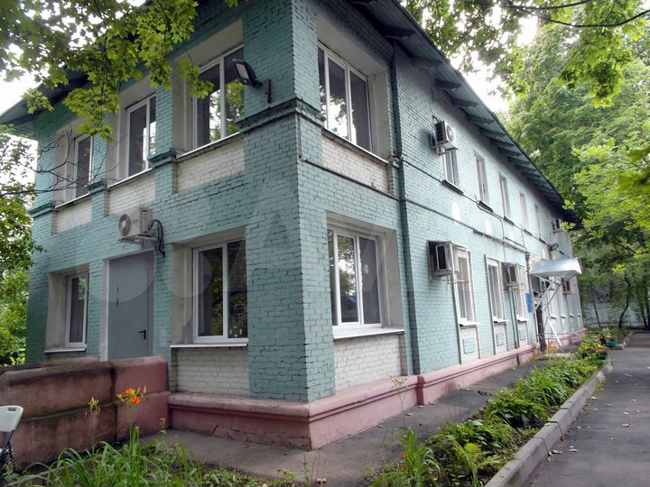 Особняк 560м2 с парковкой в свао