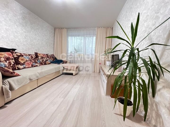 2-к. квартира, 54 м², 1/5 эт.