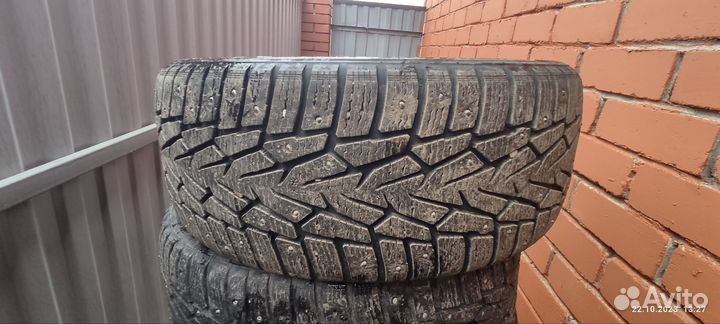 Nokian Tyres Hakkapeliitta 7 215/50 R17