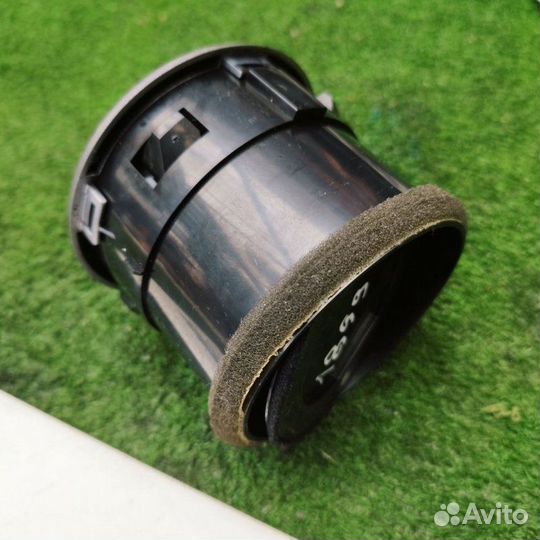 Решетка вентиляционная, дуйка Suzuki Escudo