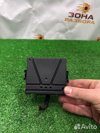 Блок управления крышкой багажника задний