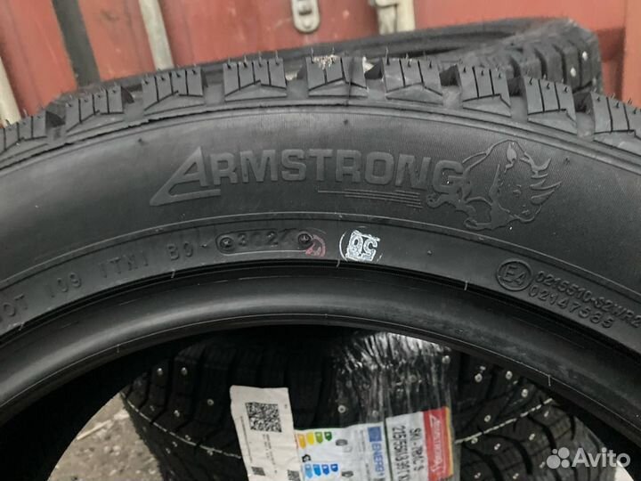 Armstrong Ski-Trac S 235/55 R18 104T