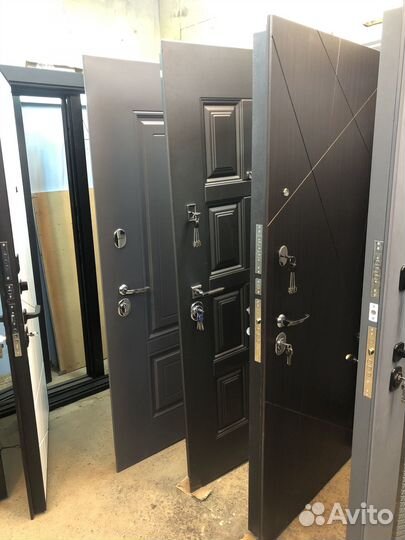 Дверь входная в квартиру