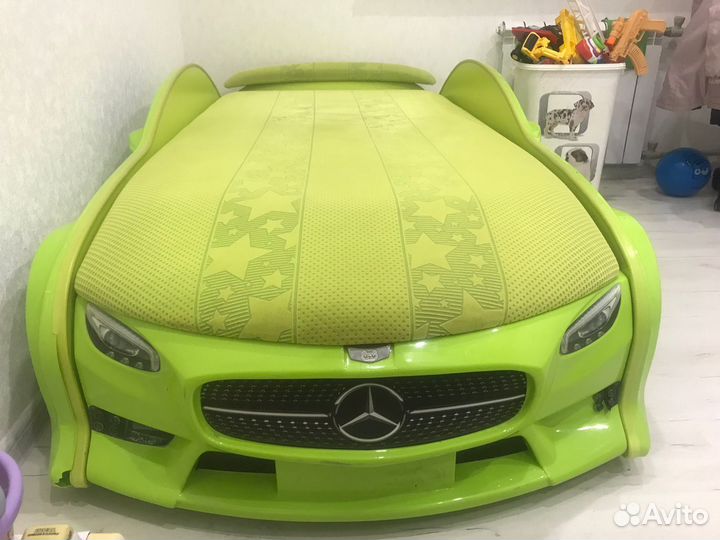 Кровать машина