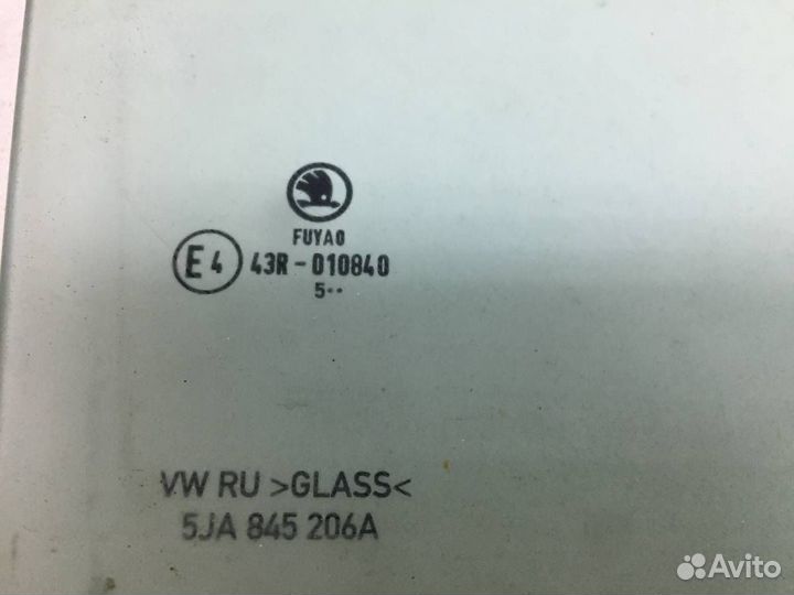 Стекло двери задней правой Skoda Rapid 2012-2020