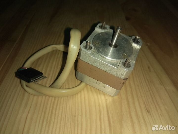 Моторчик для винилового проигрывателя