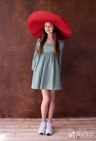 Шляпа с большими полями