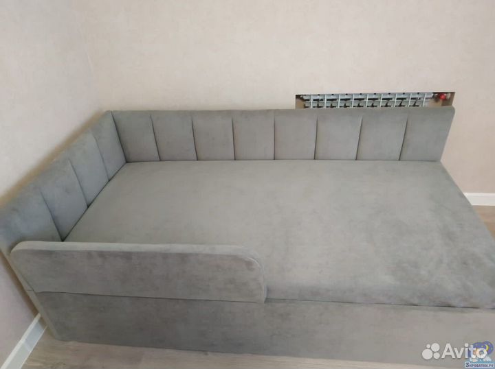 Детская кровать с ящиками