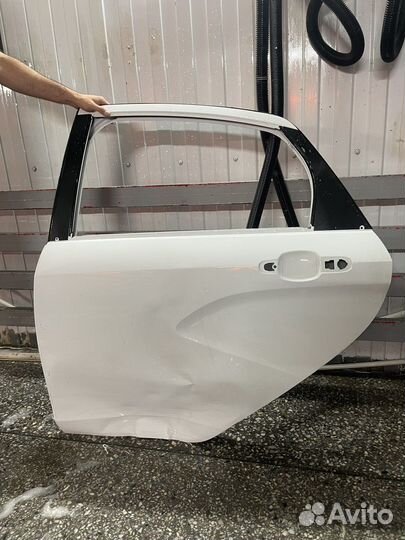 Дверь LADA Vesta задняя левая