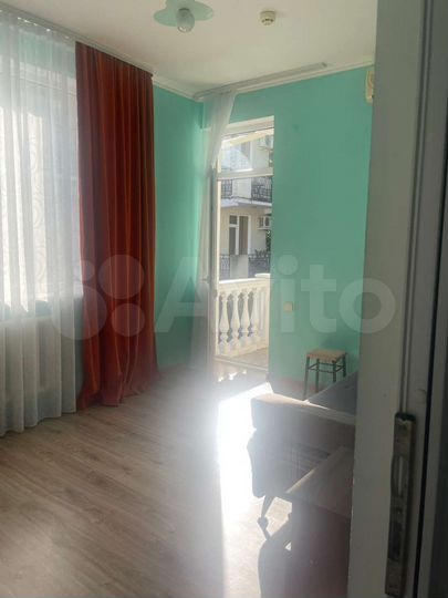 Комната 20 м² в > 9-к., 1/3 эт.