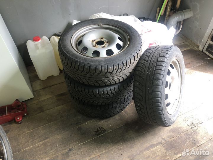 R16 Gislaved Nord Frost 5 205/60, PCD 5x114.3 DIA 15