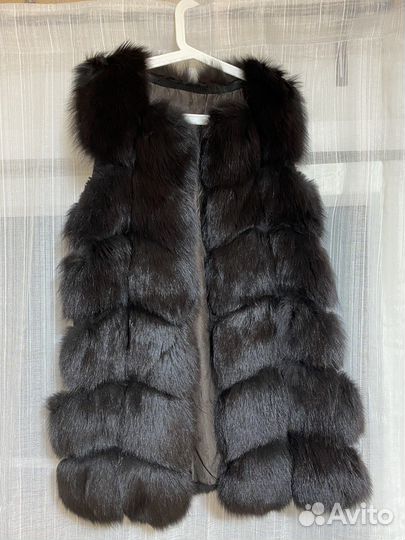 Меховая жилетка из песца